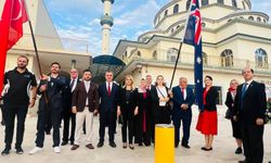Çanakkale Zaferi'nin 110. yılında tarihi bir buluşma: Türk ve Anzak torunları Sidney'de bir araya geldi