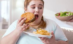 Fast-food obeziteyi patlatıyor! Uzmanlar uyardı: Çocuklar tehlikede