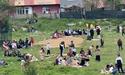 İstanbul’da deprem paniği: Arnavutköy’de çadırlar kuruldu, vatandaşlar parkta bekledi