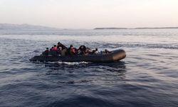 İzmir'de düzensiz göçmen operasyonu: Çeşme açıklarında 41 düzensiz göçmen yakalandı