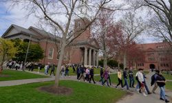 Harvard’a yabancı öğrenci vizesi baskısı: Trump yönetimi eğitim özgürlüğünü tehdit ediyor