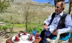 28 çocuğu ve 250'den fazla torunu var! 136 yaşındaki Mehmet dede uzun yaşamanın sırrını anlattı!