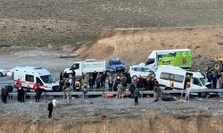Katliam gibi kaza! Van'dan gelen acı haber yürek burktu! Çok sayıda ölü ve yaralı var!