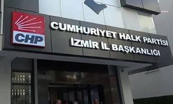 CHP İZMİR’DE ŞOK GELİŞME: KARABAĞLAR VE BAYRAKLI İLÇE BAŞKANLARI GÖREVDEN Mİ ALINDI?