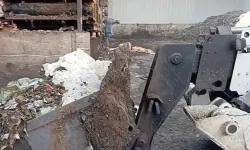 Bornova’da iki depoya baskın! 7 ton bozuk süt ürünü ele geçirildi! Peynir, tereyağı, lor... Hepsi bozuk çıktı!