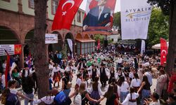 Ayvalık’ın en renkli şenliği başlıyor! Program ve tarih netleşti | Finalde sürpriz isim sahne alacak