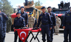 Bir günlüğüne asker olan engelli bireyler, vatan sevgisini yürekten yaşattı