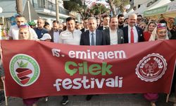 İzmir’in en lezzetli festivali başladı: Dünyaca ünlü Emiralem Çileği coşkuyla toplandı