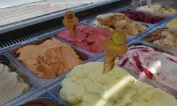 Dondurma yerken fark etmeden hastalık kapabilirsiniz! Bu hijyen hatası sağlığınızı tehdit ediyor!