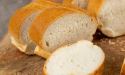 Parmak izleri ve cam kırıkları nasıl temizlenir? Ev temizliğinde beyaz ekmek mucizesi!