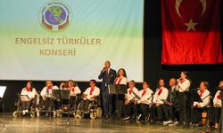 İzmir’de engelsiz yüreklerden türküler yükseldi!
