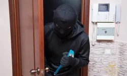 Kapınızı kitlerken bu hatayı yapmayın! Usta çilingirden hırsızların işini zorlaştıran taktik