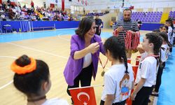 Karabağlar Belediyesi Spor Okulları, 19 Mayıs Spor Şenliği’nde yeteneklerini sergiledi