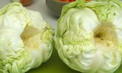 Lahana yapraklarını haşlamanıza gerek kalmıyor! Dünyanın en pratik yöntemi seçildi!