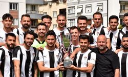 Manisaspor namağlup şampiyon oldu! Kupa coşkusu Tarık Almış Tesisleri’nde yaşandı