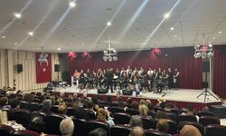 Karşıyaka’da öğretmenler halk müziğiyle sanata ses verdi