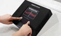 Samsung parmak izini ekranın her yerinden algılayan OLED panelini tanıttı