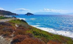 Çeşme’yi solladı: İzmir’de herkes bu plaja koşuyor! Mavi Bayraklı, ücretsiz ve tertemiz deniziyle dikkat çekiyor