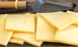 Peynir alarmı: Listeria bakterisi taşıyan ürün raflardan kaldırıldı! Bu peynir raflardan çekildi: Tüketicilere uyarı