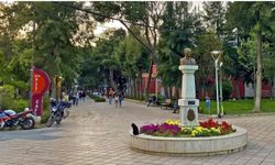 İzmir’in en yeşil ve tarihi mekanlarından biri... Hem çocuklar hem de aileler için doğa ile buluşmanın adresi Büyükpark!