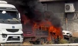 Terk edilmiş araçlar alev alev yandı, faciadan son anda dönüldü