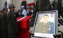 Görevde kalp krizi geçiren Astsubay İzmir'de gözyaşlarıyla uğurlandı
