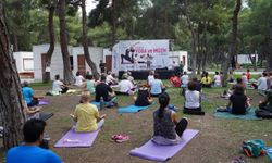 Müzik ve yoga buluştu: Ruhları dinlendiren etkinlik