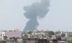 Hindistan'da düşen uçakta 2 kişi sağ kurtuldu