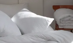 Sararmış yastıkları beyazlatmanın sırrı ortaya çıktı! Yıllardır yanlış yapıyormuşuz