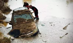 Araçlar sürüklendi, şehir felç oldu! İspanya’da şiddetli sel