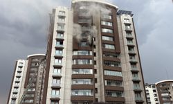 Başkent'te binada yangın paniği: 2 kişi kurtarıldı