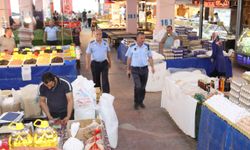 Bayraklı Belediyesi pazar yerlerinde hijyen ve fiyat denetimlerini artırdı