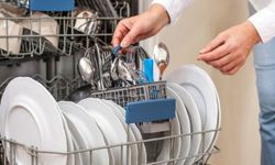 Bulaşık makinesi kokuyorsa nedeni bu olabilir! Filtredeki tehlikeyi temizlemenin doğal yolları