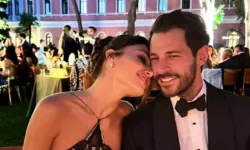 Hande Erçel ve Hakan Sabancı ayrılık iddialarını el ele düğünde yalanladı!