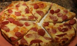 Klasik pizzaları unutun! İncecik hamuruyla zamandan tasarruf etmek isteyenlerin favori atıştırmalığı!