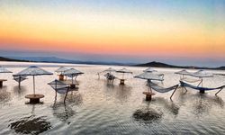 Zeytin ağaçlarının altında Rum köyü kalıntılarının arasında: Lor tatlısıyla ünlü bu koya giden geri dönmek istemiyor!