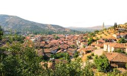 Buram buram tarih kokan sokakları ve taş evleriyle yaşayan müze gibi...Sıcaktan bunalan soluğu burada oluyor!
