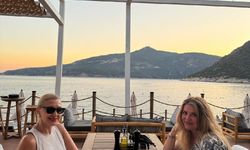Zeynep Mansur ve Şebnem Özinal’ın Kalkan tatili