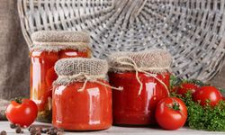 Markete ihtiyaç duymadan kışı geçirin: Kavanozda domates 1 yıl bozulmuyor, tadı ve rengi ilk günkü gibi kalıyor!
