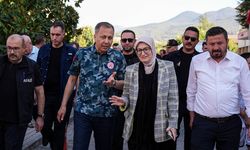 İçişleri Bakanı Yerlikaya depremde  etkilenen bölgede incelemelerde bulundu!