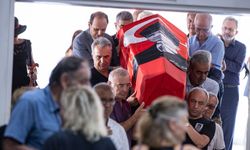Başkan Tugay hocası Emel Tümbay'ı son yolculuğuna uğurladı