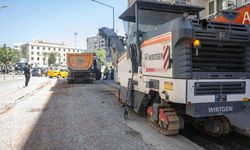 Bornova'da caddeler baştan sona yenileniyor: “50-60 yıllık altyapı sorunu kökten çözülüyor”