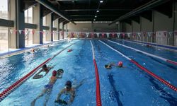 Buca'dan spora teşvik: Sporium'da yüzme dersleri başladı