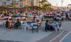 Konak Belediyesi'nden kadın üreticilere destek: Gece Kermesi yoğun ilgi gördü