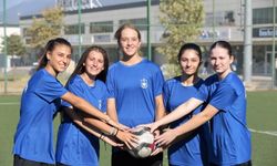 Milli forma heyecanı Konak'ta yaşanıyor: 5 genç futbolcuya davet