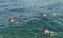 Serinlemek için bambaşka bir yol seçtiler! Gören şaştı kaldı