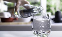 Fazla su içmek de zararlı! Her gün bu kadar su içmek yeterli mi? Günlük ideal miktar açıklandı