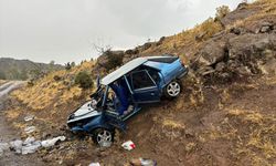 Yol kenarında feci kaza: 5 kişi yaralandı!