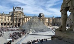 Louvre Müzesi kapanma tehlikesiyle karşı karşıya! 7 dakikada soyulmuştu: Dünyaca ünlü müzede neler oluyor?