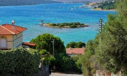 Antik kentin yanı başında turkuaz deniz! Zeki Müren Adası'na yürüyerek ulaşabileceğiniz Ege koyu